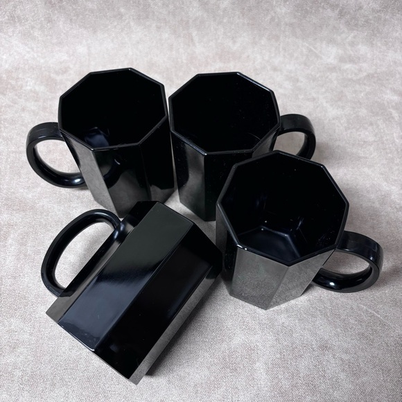 Arcoroc Octime Black
Glossy Coffee Mugs Set 4
France Vintage Glass
Octagon Cups - Picture 1 of 4